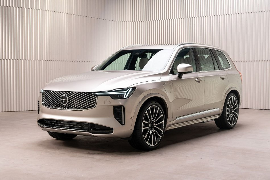 Обзор обновленного Volvo XC90 второго поколения 2025 года