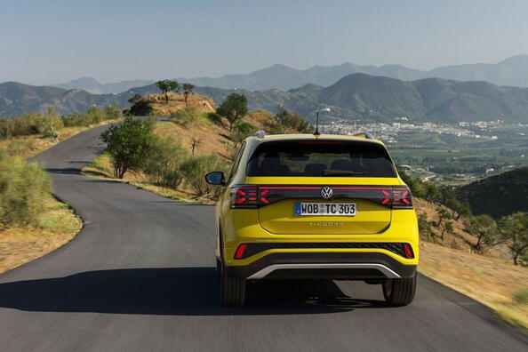 Volkswagen T-Cross первого поколения: фейслифт 2023 года фото 4