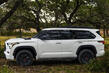 Обзор Toyota Sequoia 2022: третье поколение внедорожника фото 4