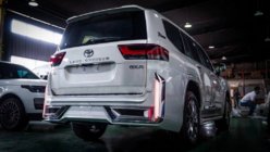 Toyota Land Cruiser 300 2021- гг. Полный комплект обвеса VIP фото 2