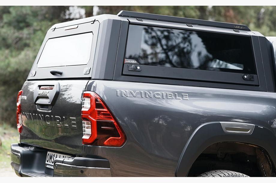 Toyota Hilux 2015- гг. Кунг Omcap Image