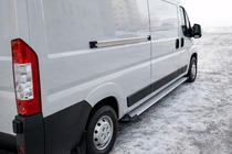 Opel Movano 2021- гг. Боковые Подножки Allmond Grey (2 шт., Алюминий) Средняя Колесная База фото 1