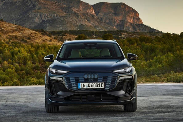 Обзор электрического кроссовера Audi Q6 e-tron