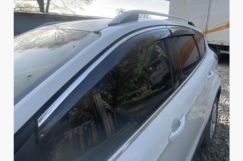 Ford Kuga/Escape 2013-2019 гг. Ветровики с хромированным молдингом Niken Luxury (4 шт) Image