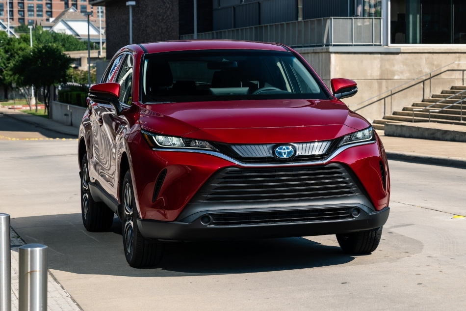 Обзор Toyota Venza: современный гибридный кроссовер