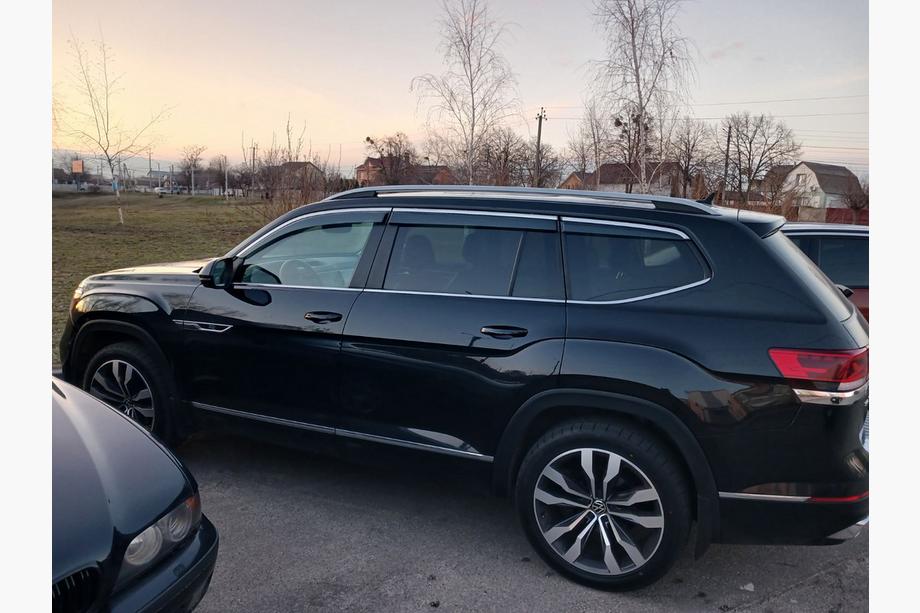 Volkswagen Atlas (Terramont) 2016- гг. Ветровики с хромированным молдингом Niken Luxury (6 шт) Фото 3