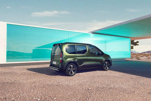 Peugeot e-Rifter 2023: новый взгляд на электрическую мобильность фото 3