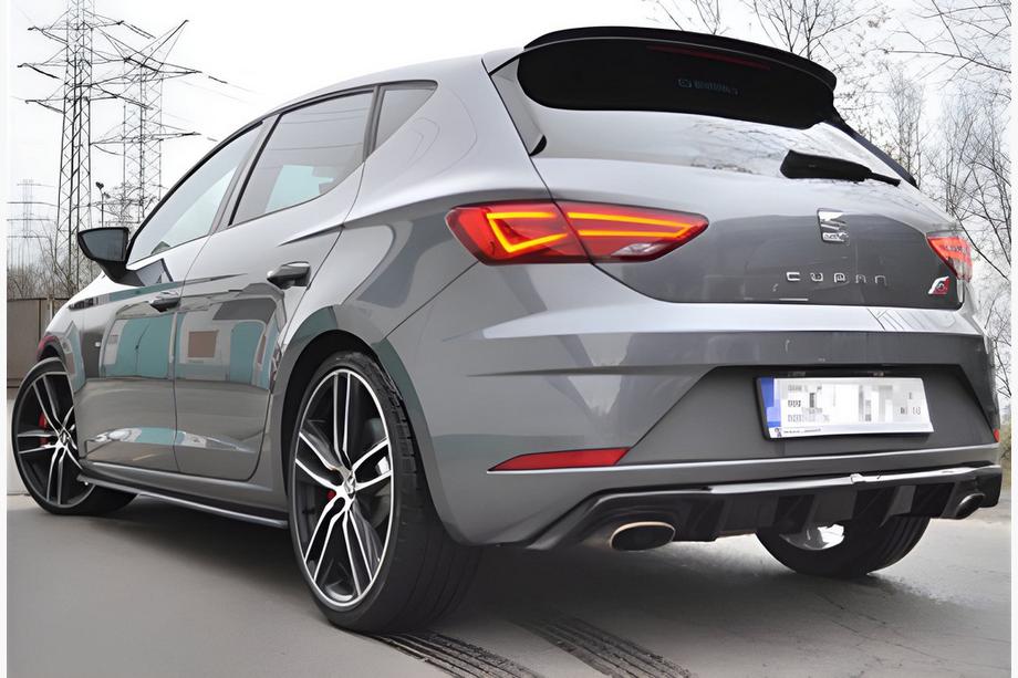 Seat Leon 2013-2020 гг. Задний Диффузор DPT V-1 (2017-2020, Черный Глянец) Image