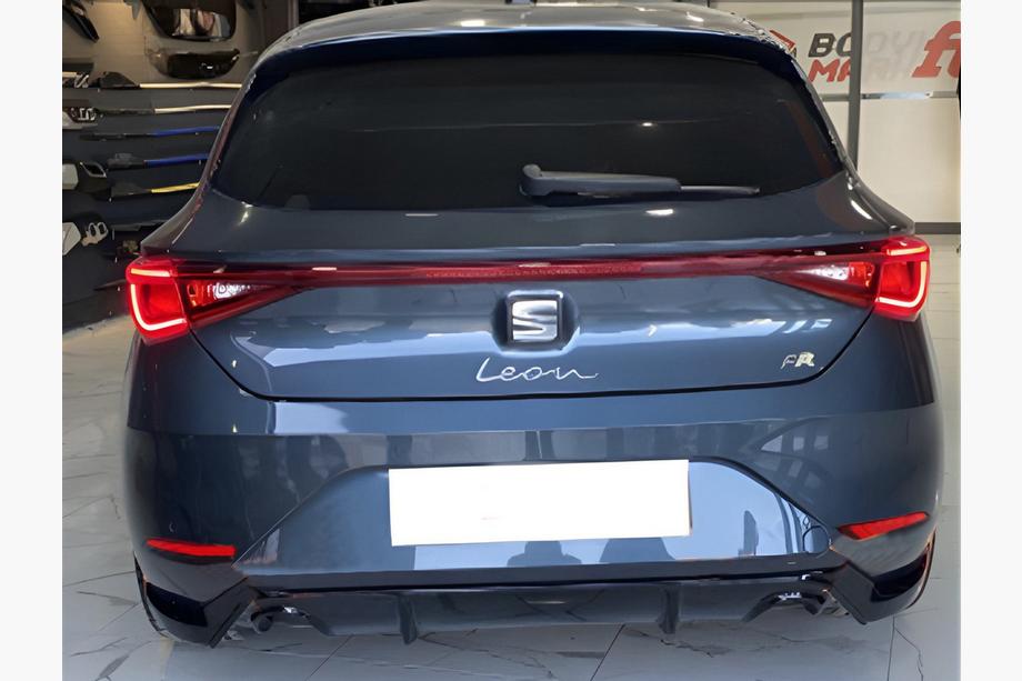 Seat Leon 2020- гг. Задний Диффузор DPT V-1 (Черный Глянец) Image