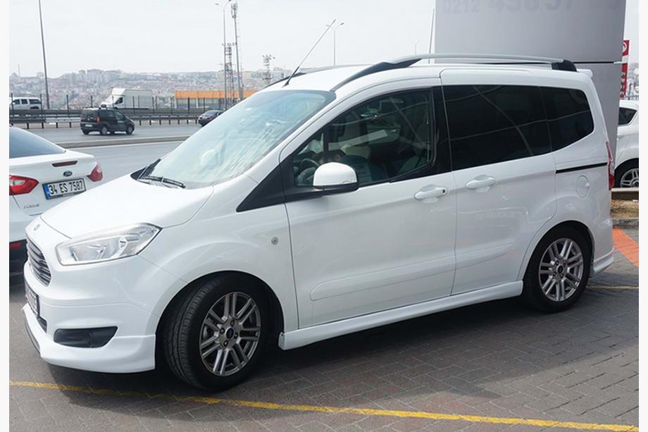 Ford Courier 2014-2023 гг. Боковые Пороги DPT (Черный Глянец) Image