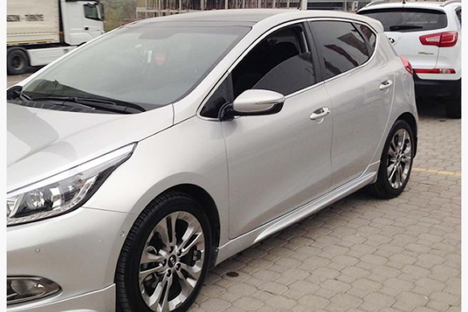 Kia Ceed 2012-2018 гг. Боковые Пороги DPT (2012-2015, Черный Глянец) Image