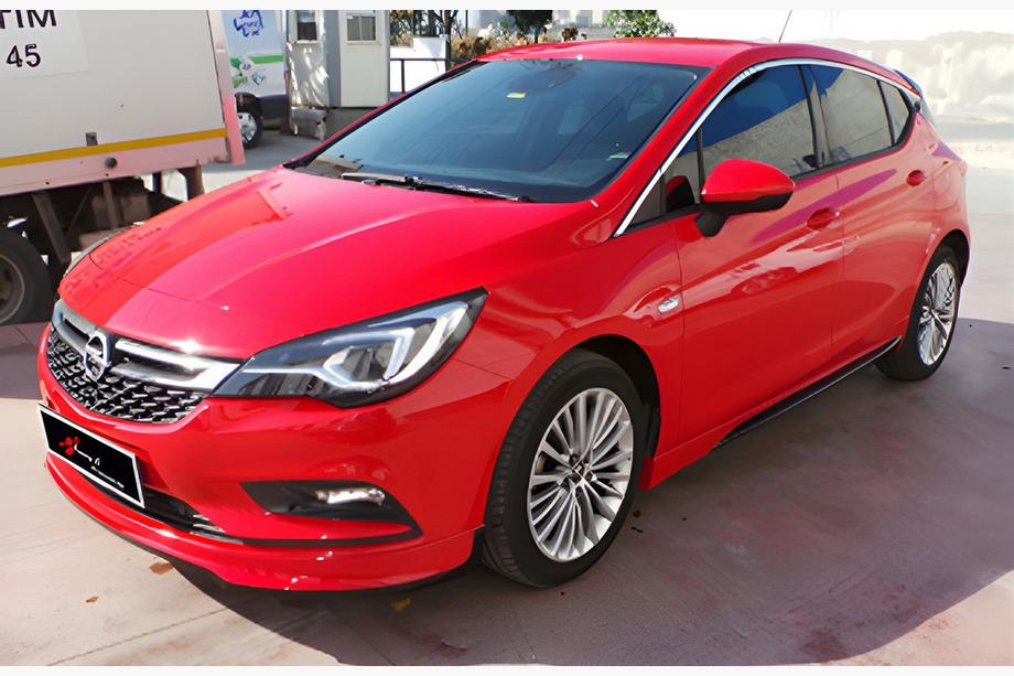 Opel Astra K 2016-2021 гг. Боковые Пороги DPT V-1 (Черный Глянец) Фото 1