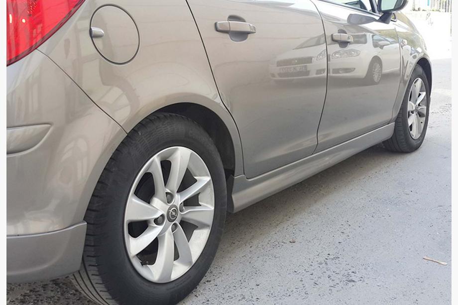Opel Corsa D 2007-2014 гг. Боковые Пороги DPT V-3 (Черный Глянец) Image