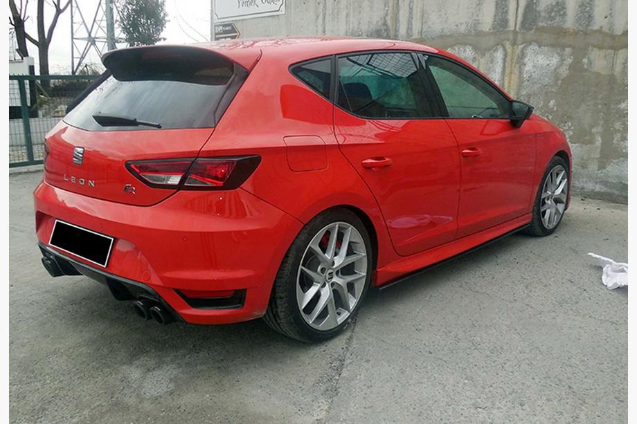 Seat Leon 2013-2020 гг. Боковые Пороги DPT V-2 (Под Покраску) Image