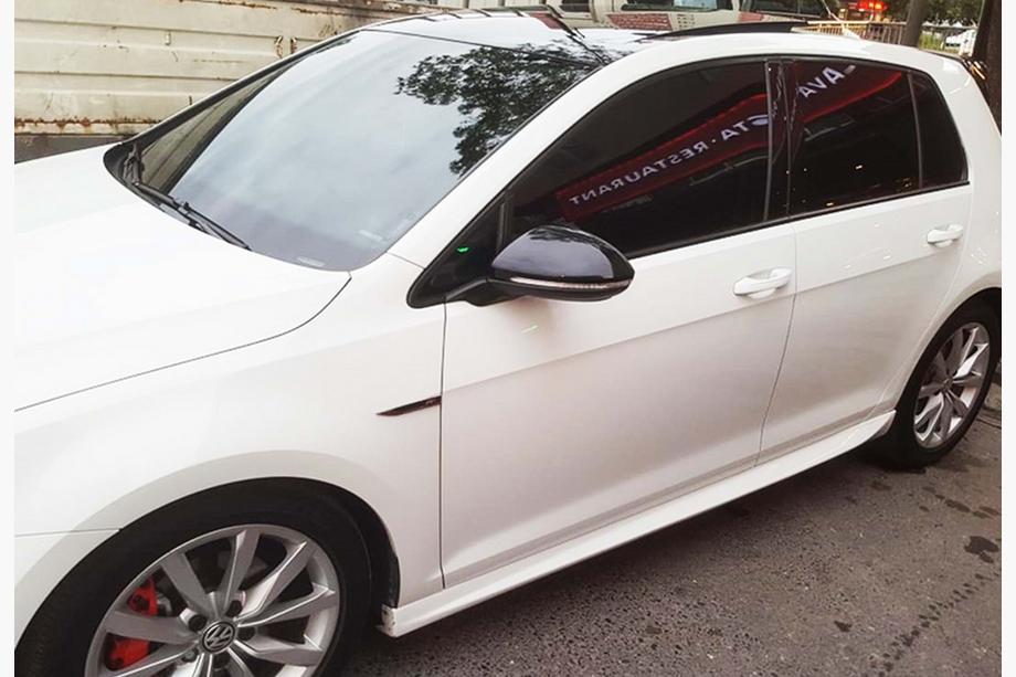 Volkswagen Golf 7/E-Golf 2012-2020 гг. Боковые пороги DPT V-1 (грунтованные под покраску) Image