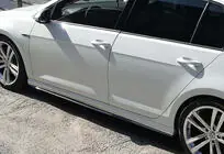 Volkswagen Golf 7/E-Golf 2012-2020 гг. Боковые Пороги DPT V-2 (Черный Глянец) фото 1