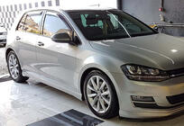 Volkswagen Golf 7/E-Golf 2012-2020 гг. Боковые Пороги DPT V-9 (Черный Глянец) фото 3