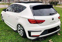 Seat Leon 2013-2020 гг. Накладки на задний бампер DPT (2017-2020, 2 шт, черный глянец) фото 1