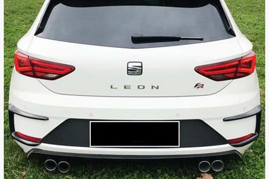 Seat Leon 2013-2020 гг. Накладки на задний бампер DPT (2017-2020, 2 шт, черный глянец) Фото 2