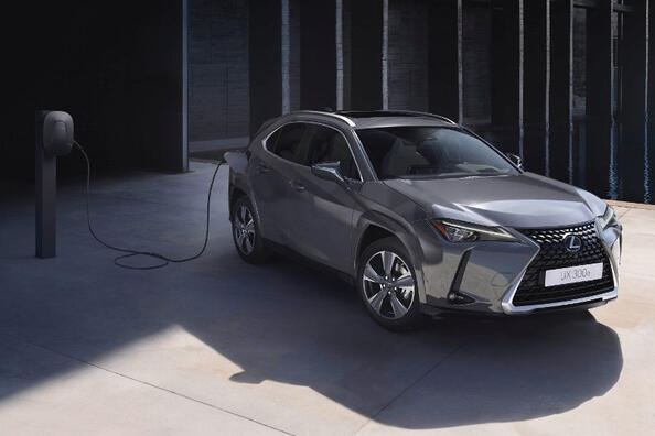 Lexus UX 300e: обзор, характеристики, запас хода и батарея