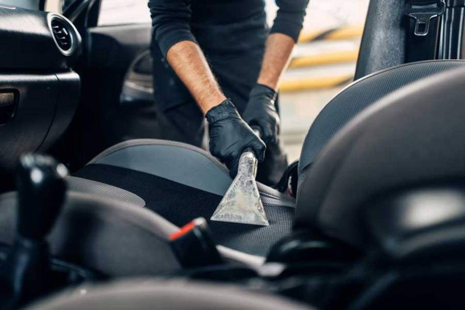 Как часто нужно производить химчистку салона авто?