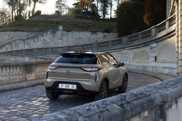 DS 3 e-Tense: обзор электромобиля фото 3