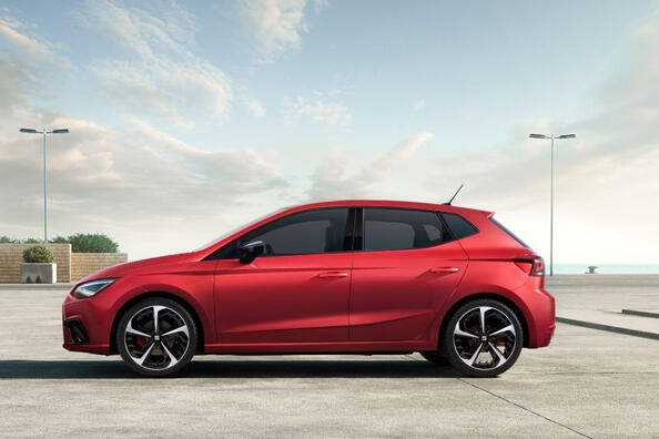 Обзор обновленного SEAT Ibiza: яркий и современный хэтчбек фото 2