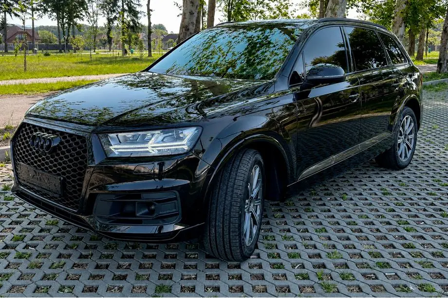 Audi Q7 2015–2026 гг. Передняя решётка радиатора в стиле RSQ7 (2015-2019, чёрная) Image