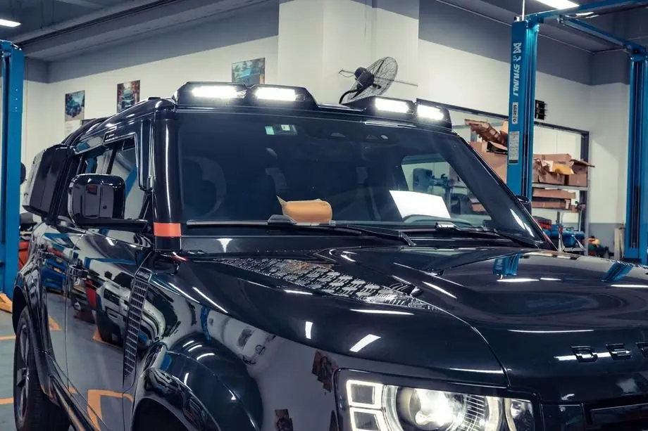 Land Rover Defender 2019- гг. Козырёк лобового стекла с 4 LED Image