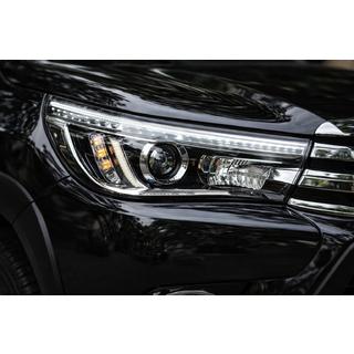 Передние фары OEM V2 2015-2019 (под ксеноновую или LED лампу, комплект 2 шт.) фото 1