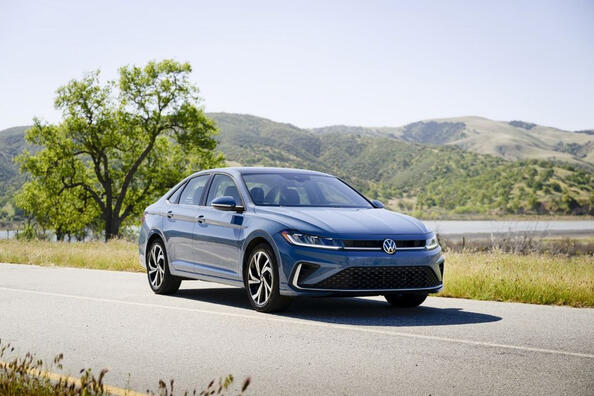 Volkswagen Jetta 2025: фейслифтинг VII поколения