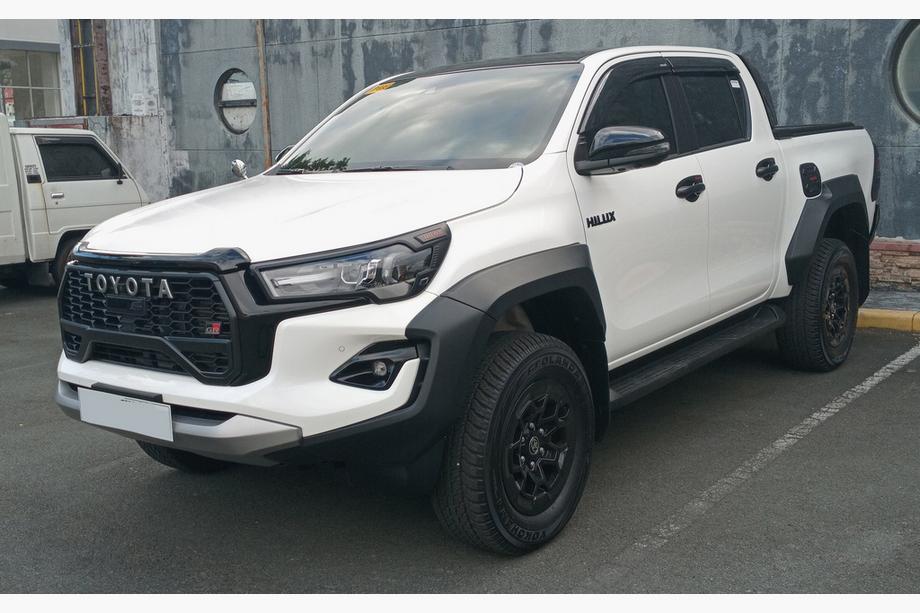 Toyota Hilux 2015- гг. Комплект рестайлинга в GR 2024 (для 2020+) Image