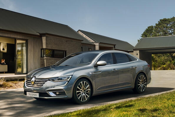 Обзор седана Renault Talisman: рестайлинг первого поколения