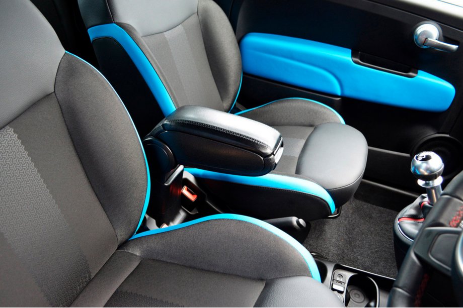Fiat 500/500L 2013-2022 гг. Подлокотник (в подстаканник) Image