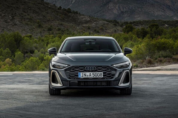 Обзор лифтбека третьего поколения Audi A5 2024 года