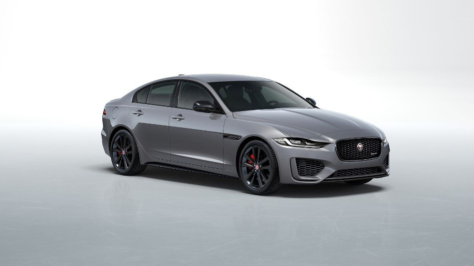 Обзор автомобиля Jaguar XE