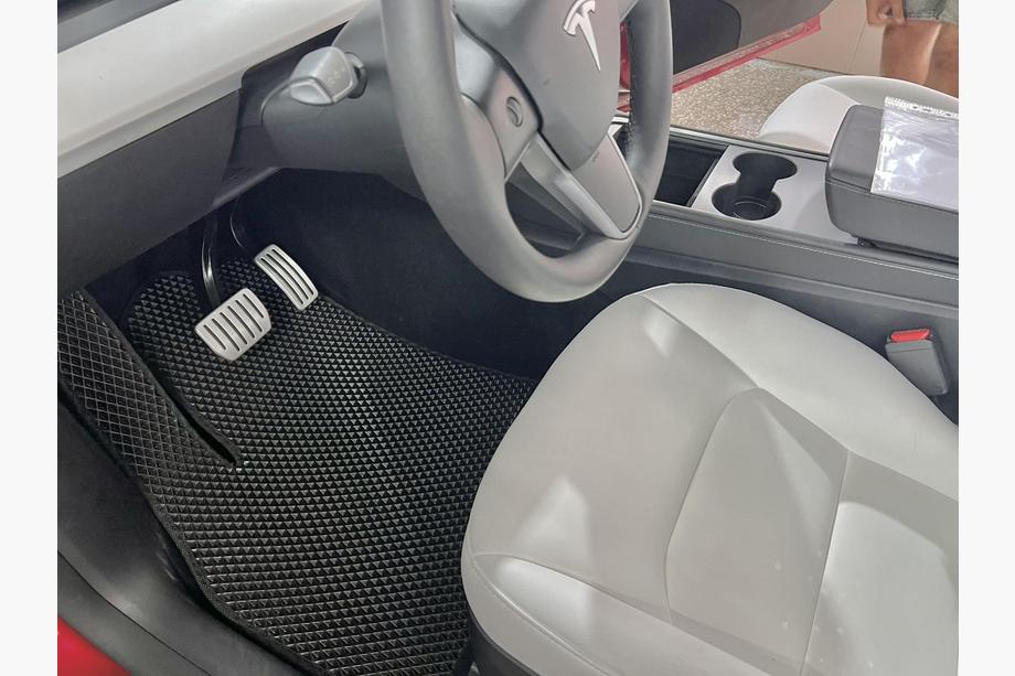 Tesla Model Y 2020- гг. Коврики EVA (2020-2024, Черный) Image