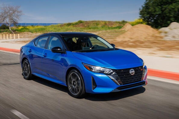 Обзор Nissan Sentra: фейслифт 2023 года