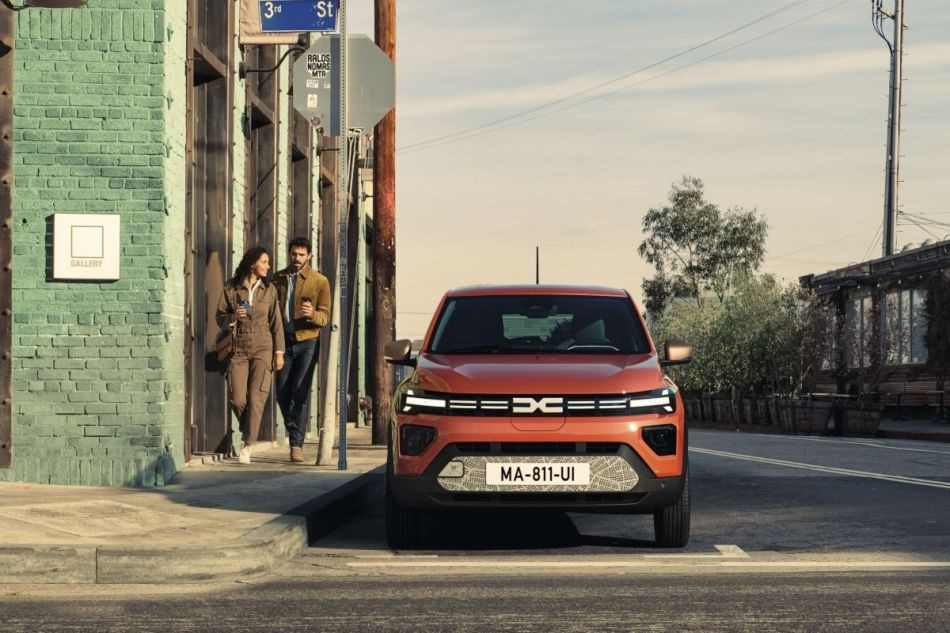 Dacia Spring 2024: обзор городского электромобиля