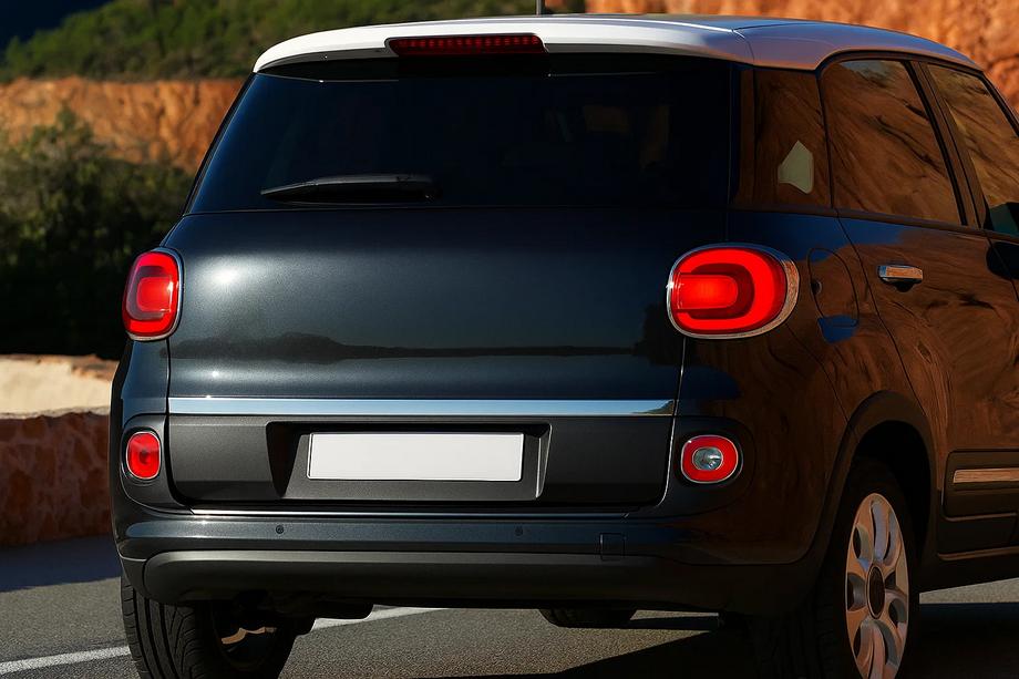 Fiat 500/500L 2013-2022 гг. Накладка на багажник нержавейка Carmos - Турецкая Нержавеющая Сталь Image