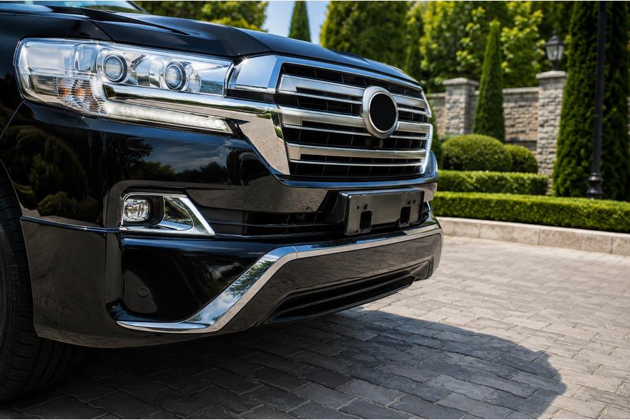 Toyota Land Cruiser 200 2007-2021 гг. Передняя накладка 2016↗ (Executive 2016) Белый Фото 2