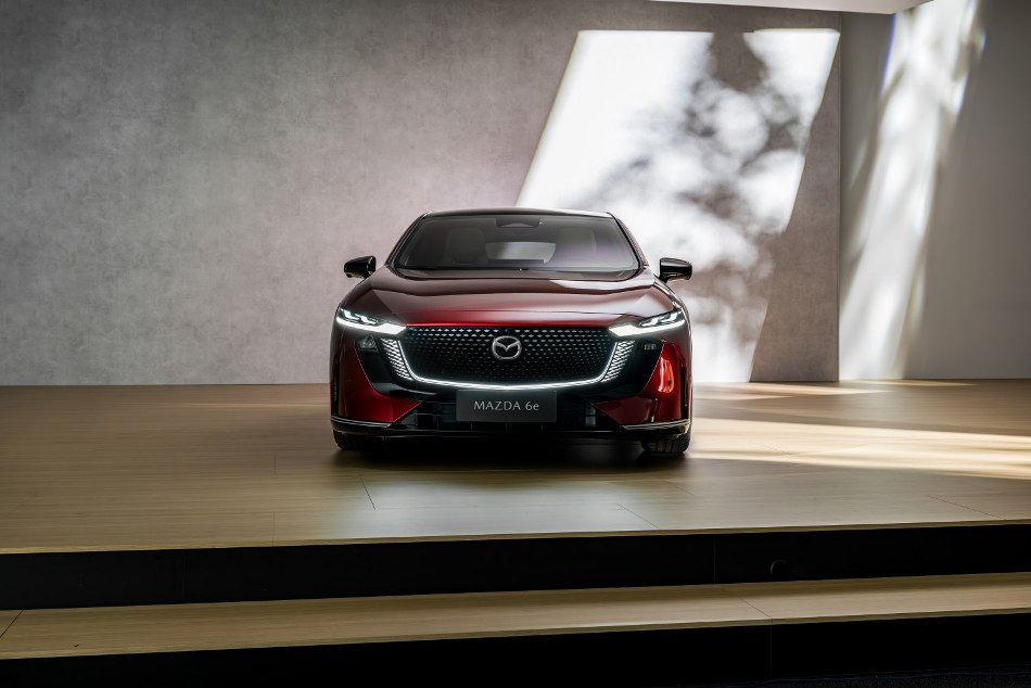 Обзор нового электромобиля Mazda 6e