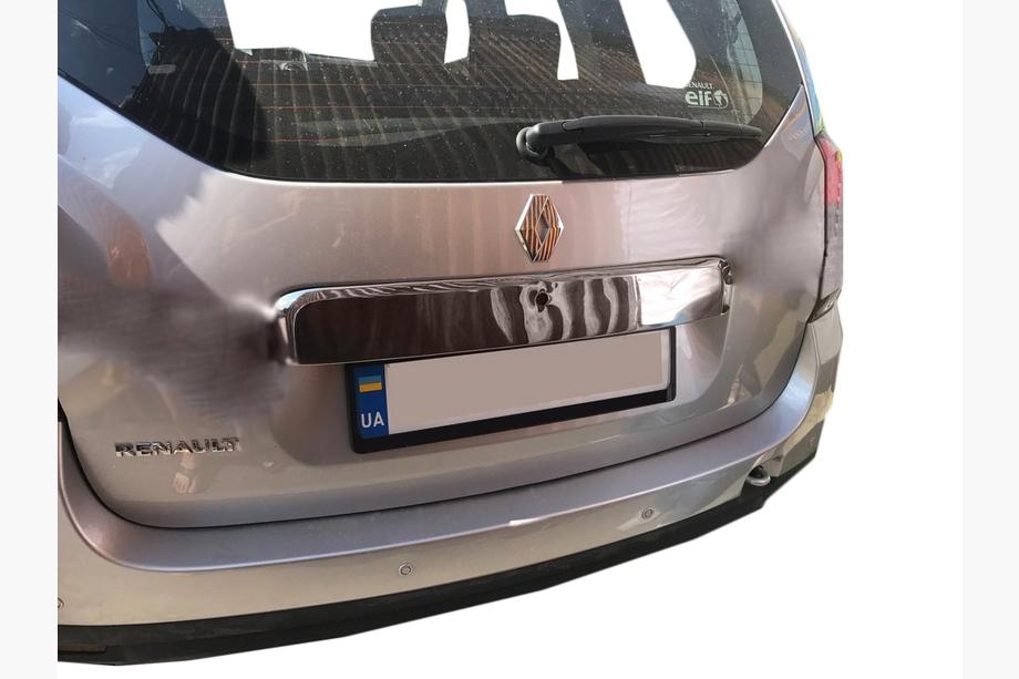 Renault Duster 2008–2017 гг. Хромированная накладка над номером Цельная (нержавейка) Image