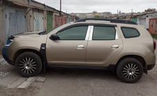 Dacia Duster 2008-2018 гг. Накладки на дверные стойки из нержавеющей стали (6 шт) фото 1