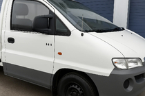 Hyundai H200, H1, Starex 1998-2007 гг. Окантовка окон (2 шт., нержавейка) фото 1