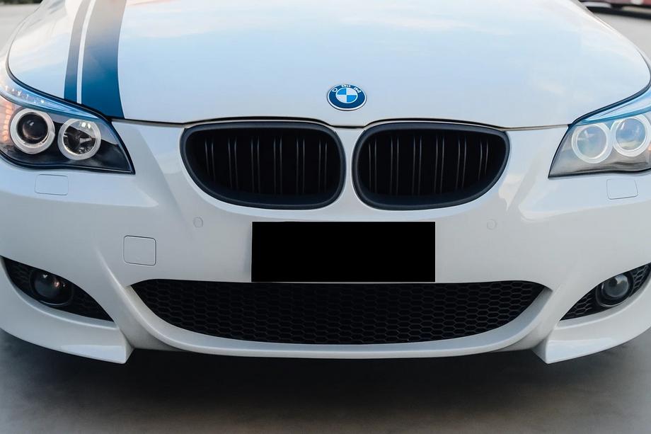BMW 5 серия E60/E61 2003-2010 гг. Ноздри M-Look (черный матовый) Image