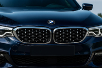 BMW 5 серия G30/G31 2017–2023 гг. Жабры Diamond Silver V1 (2017-2020, хромированная окантовка) фото 1