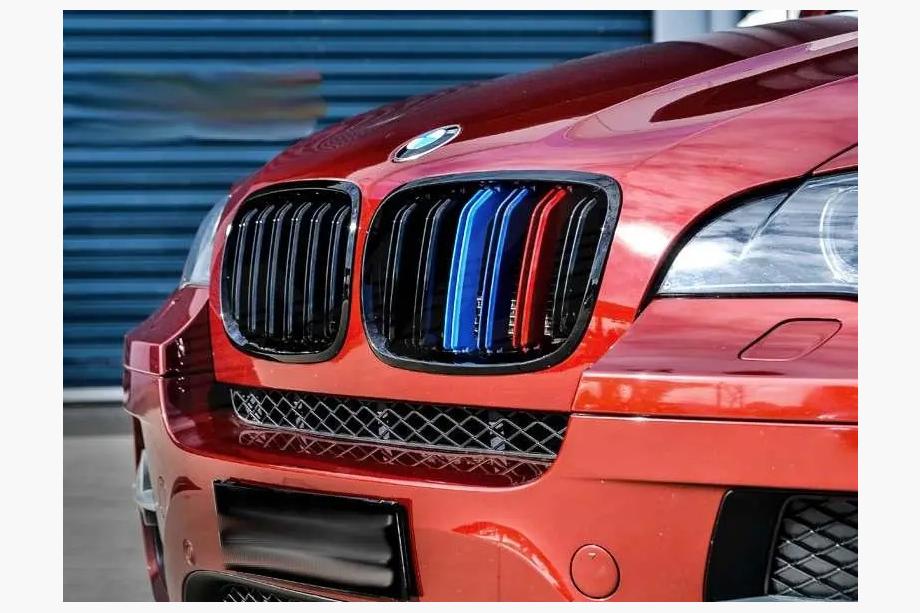 BMW X5 E70 2007-2013 гг. Решетки радиатора M-Look (M-Color) Image