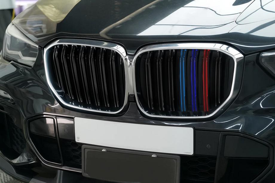 BMW X5 G05 2019–2026 гг. Решетка радиатора M-Look (2019-2022, M-Color с хромированной окантовкой) Image