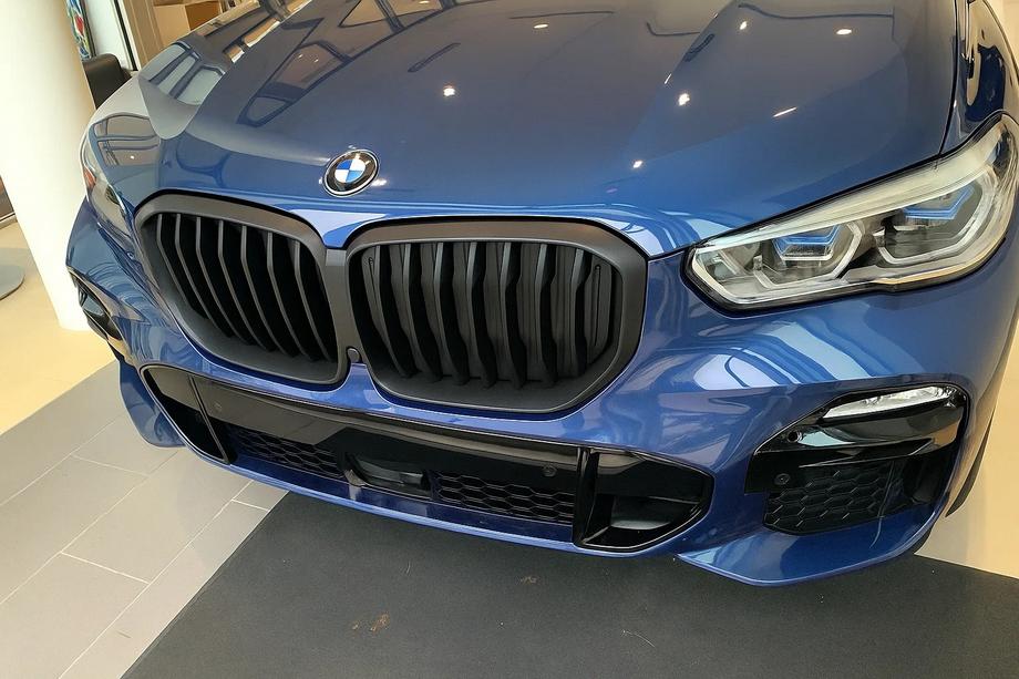 BMW X5 G05 2019–2026 гг. Ноздри 1 Полоса (2019-2022, Черный Матовый) Image